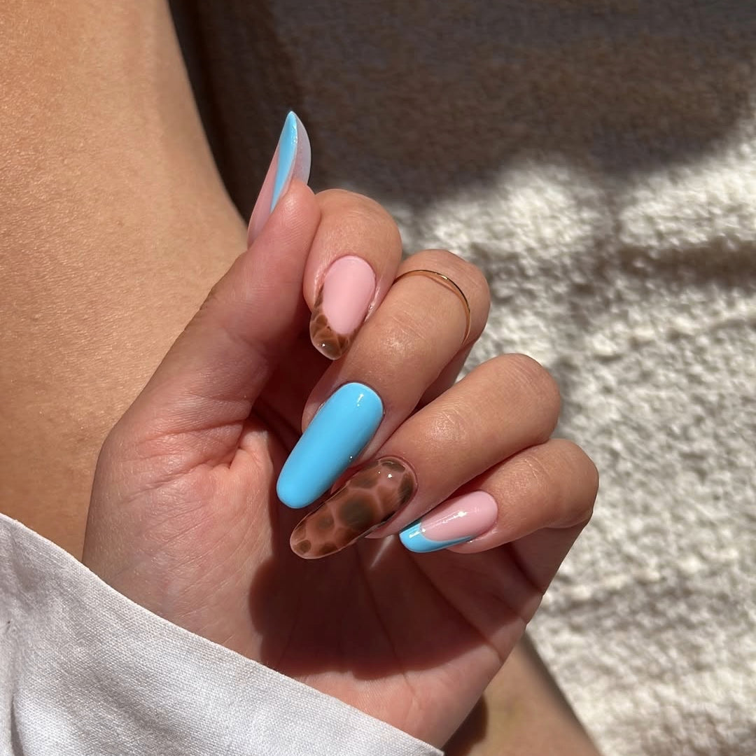 Gel lak Studios, vivid sky blue, 8ml