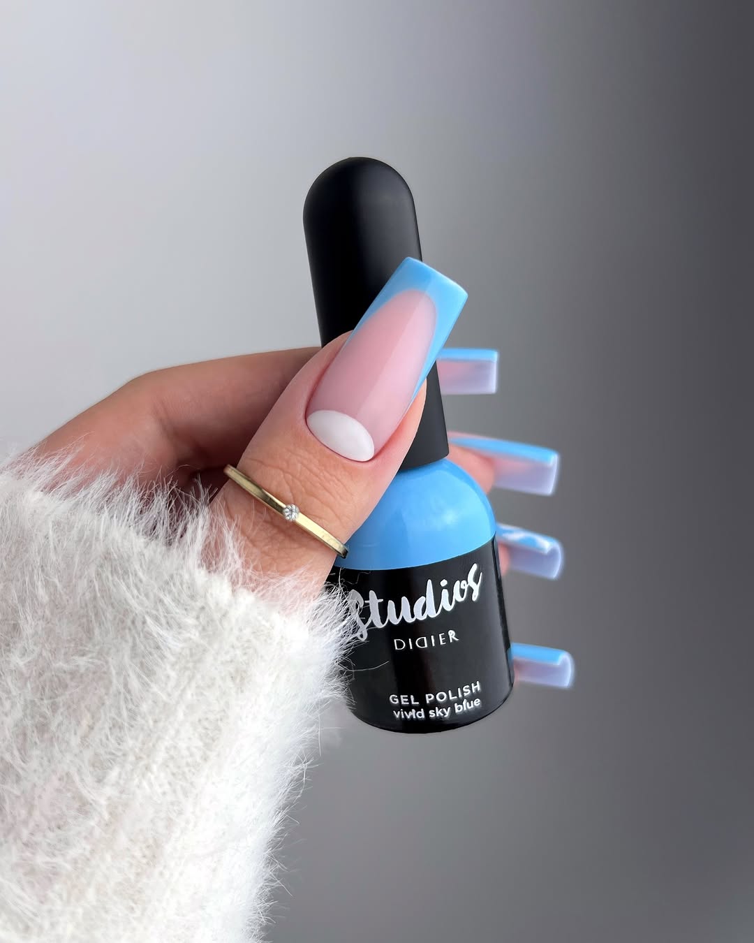 Gel lak Studios, vivid sky blue, 8ml