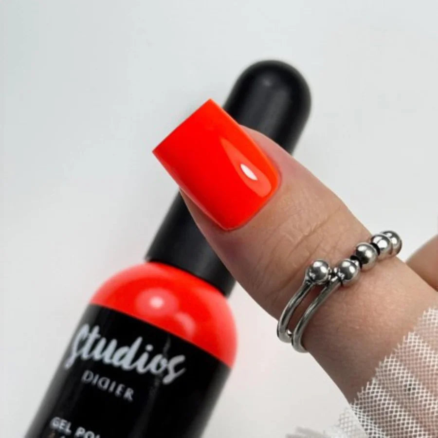 Gel lak Studios, TOO HOT, 8ML