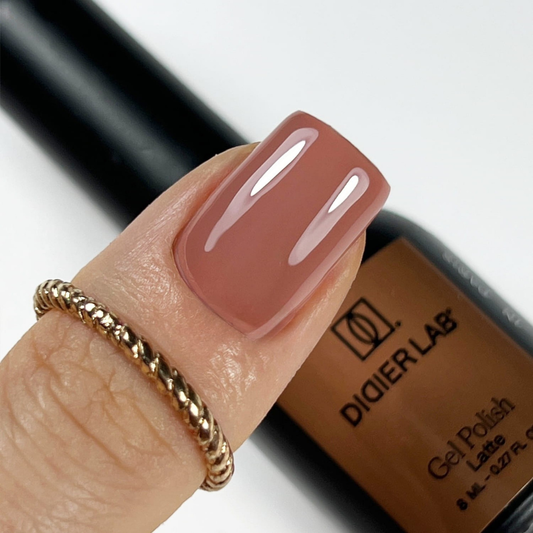 Gel lak Studios, latte, 8ml