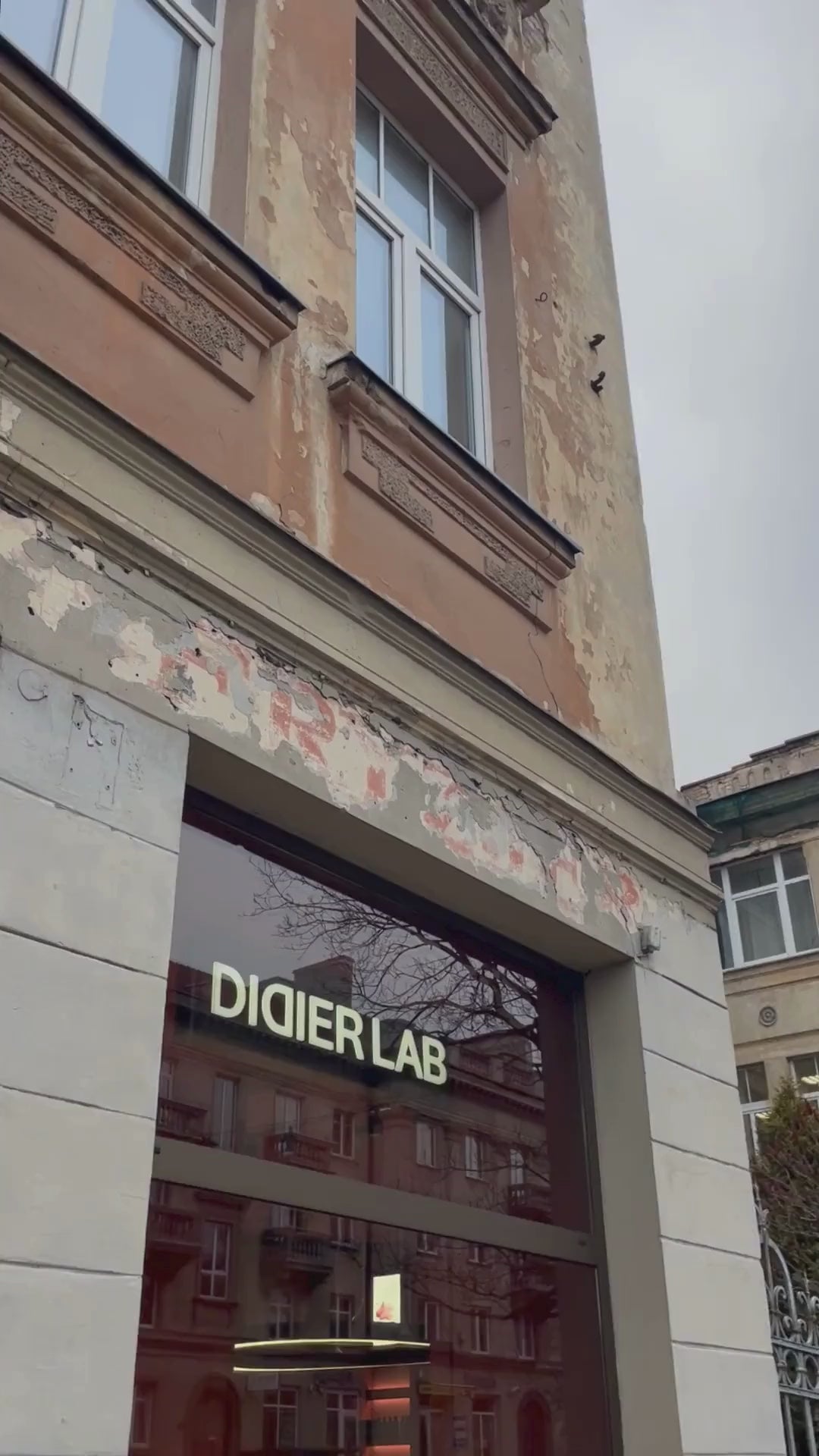 Naloži videoposnetek: 